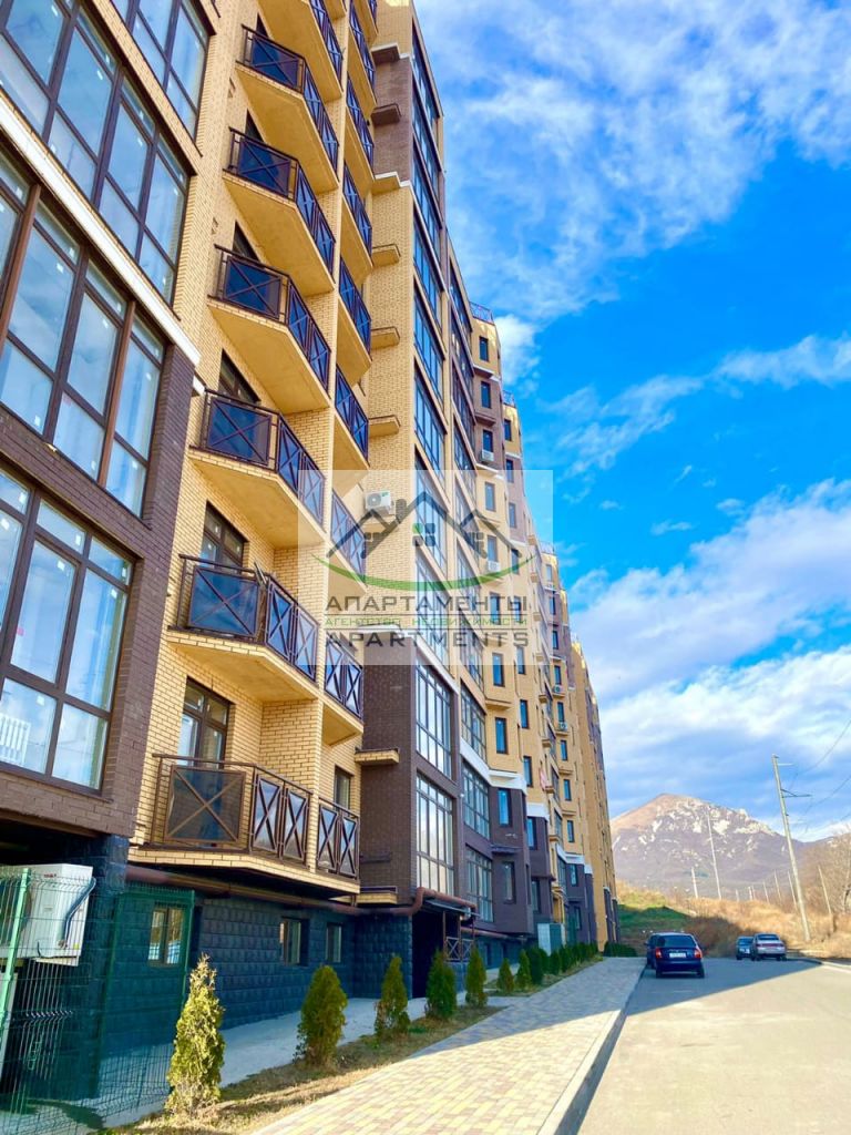 Продажа 3-комнатной квартиры, Пятигорск, Адмиральского ул,  1А