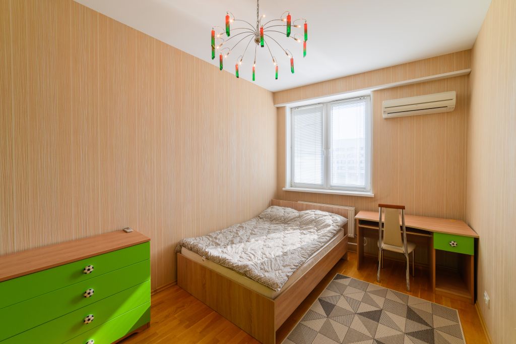 Продажа 4-комнатной квартиры, Владимир, Октябрьский пр-кт,  25