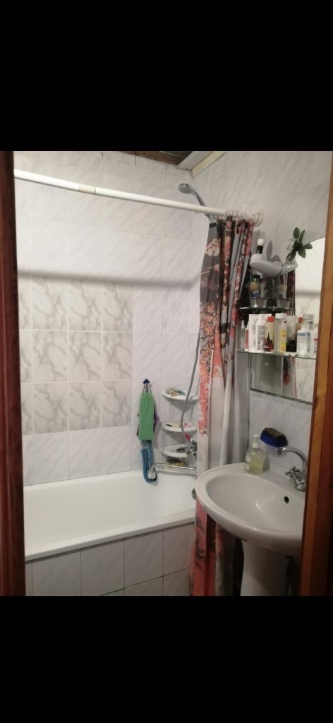 Продажа 3-комнатной квартиры, Батайск, Оборонный пер,  6