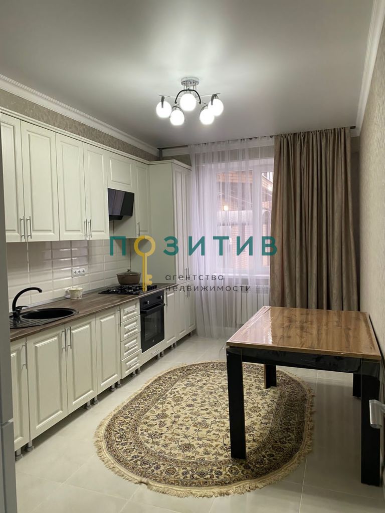 Продажа 2-комнатной квартиры, Пятигорск, Адмиральского ул,  1а