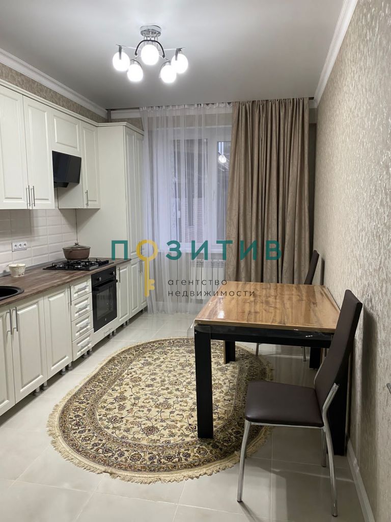 Продажа 2-комнатной квартиры, Пятигорск, Адмиральского ул,  1а