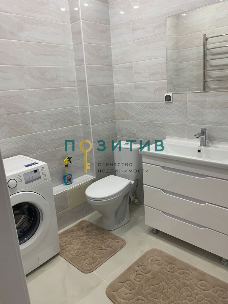 Продажа 2-комнатной квартиры, Пятигорск, Адмиральского ул,  1а