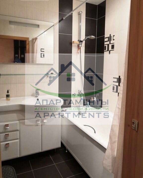 Продажа 3-комнатной квартиры, Пятигорск, Нежнова ул,  21к2