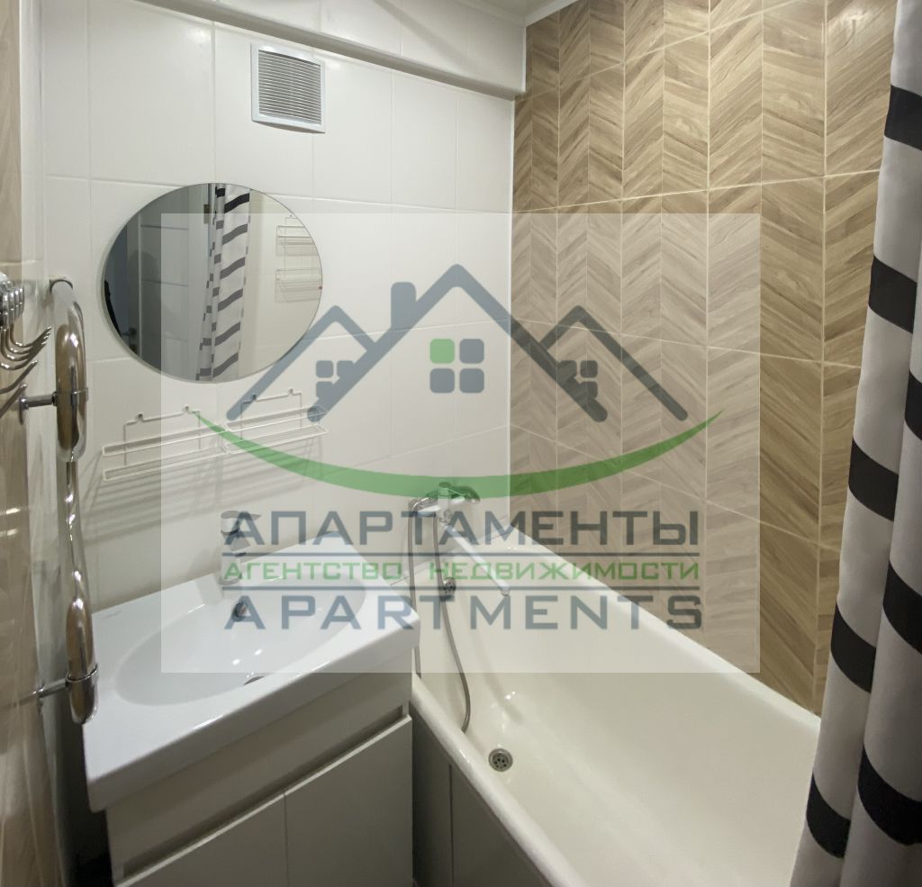 Продажа 3-комнатной квартиры, Ессентуки, Озерная ул,  4