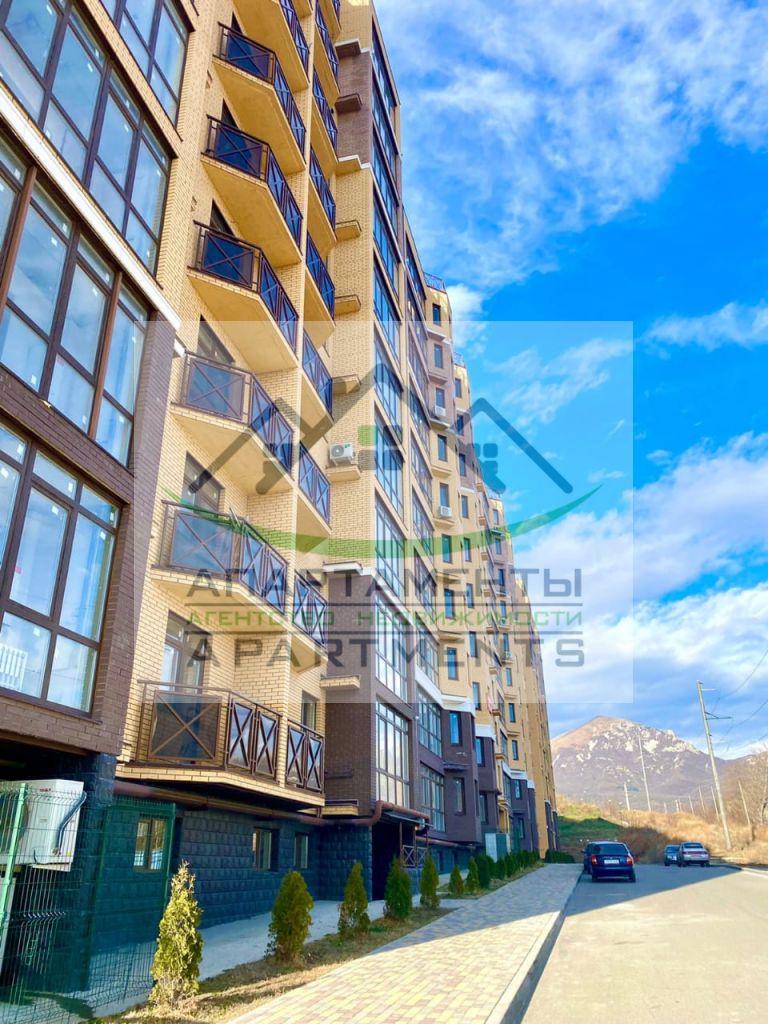 Продажа 2-комнатной квартиры, Пятигорск, Адмиральского ул,  1А