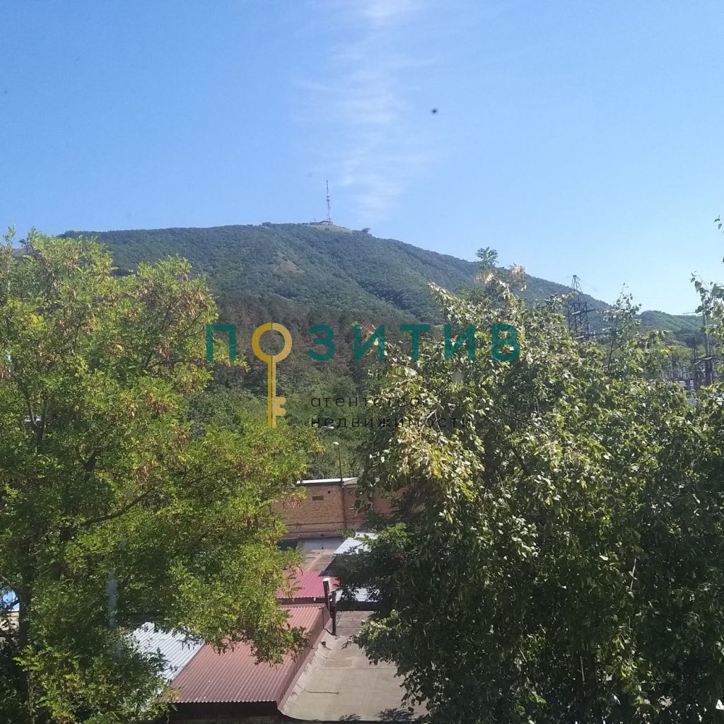 Продажа 4-комнатной квартиры, Пятигорск, Крайнего ул,  4