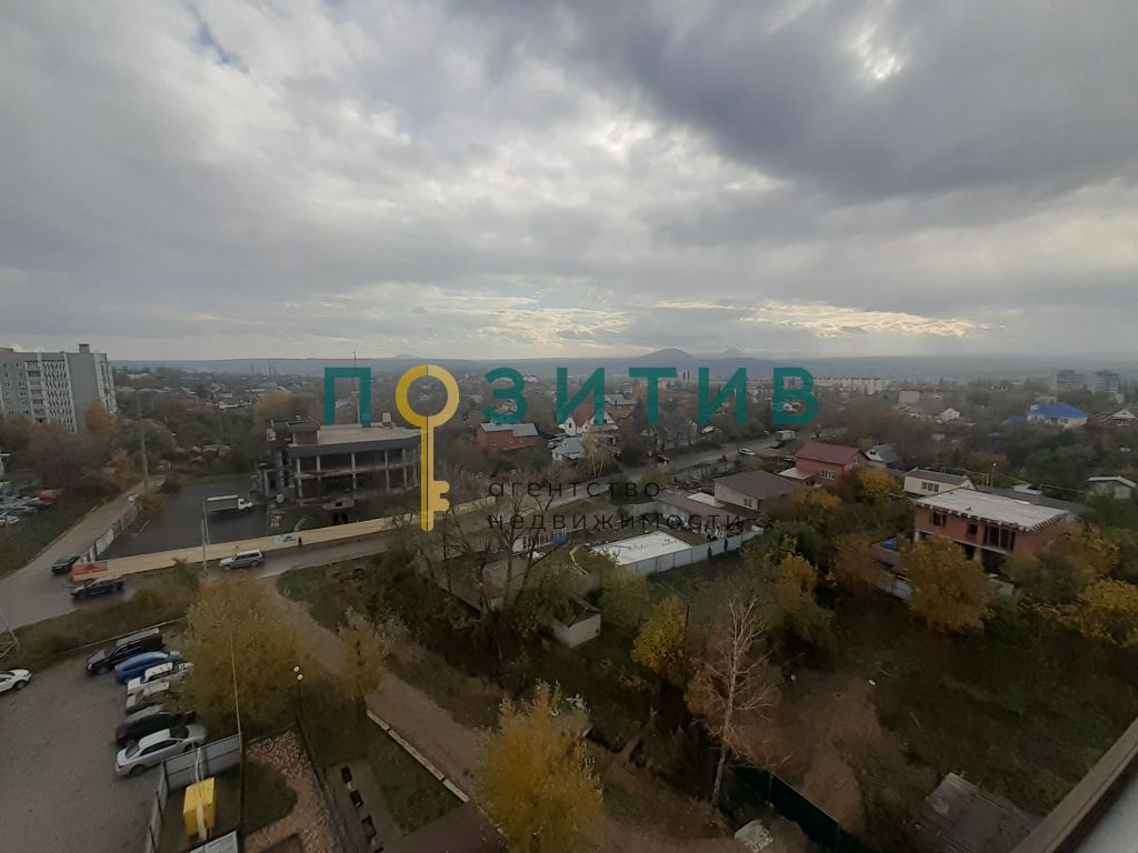 Продажа 2-комнатной квартиры, Пятигорск, Адмиральского ул,  1а