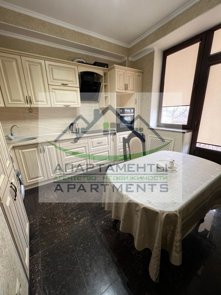 Продажа 2-комнатной квартиры, Ессентуки, Октябрьская ул,  337/1