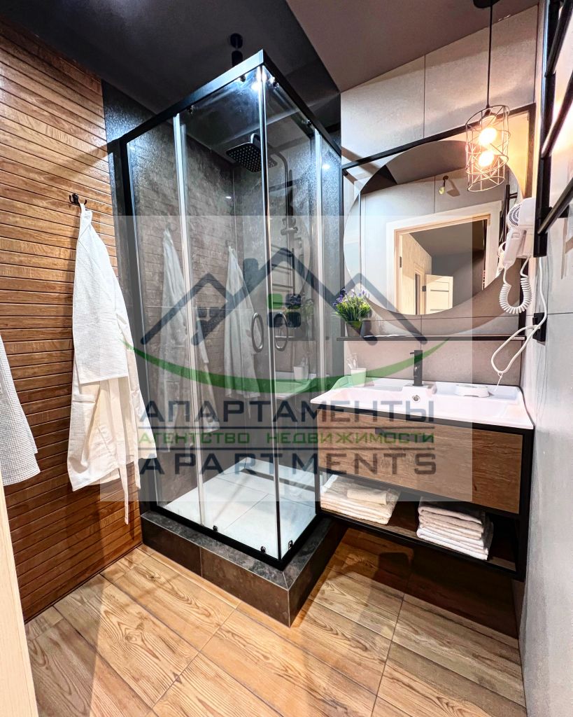 Продажа 2-комнатной квартиры, Пятигорск, Адмиральского ул,  1А