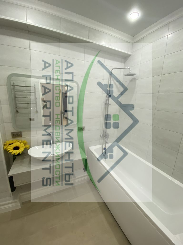 Продажа 2-комнатной квартиры, Пятигорск, Адмиральского ул,  1А