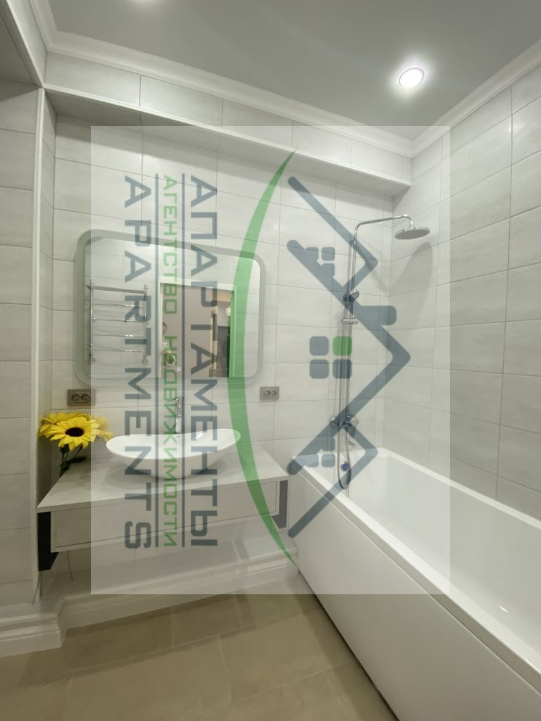 Продажа 2-комнатной квартиры, Пятигорск, Адмиральского ул,  1А