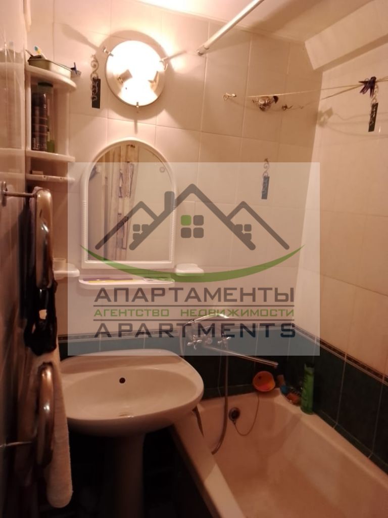 Продажа 2-комнатной квартиры, Ессентуки, Октябрьская ул,  444