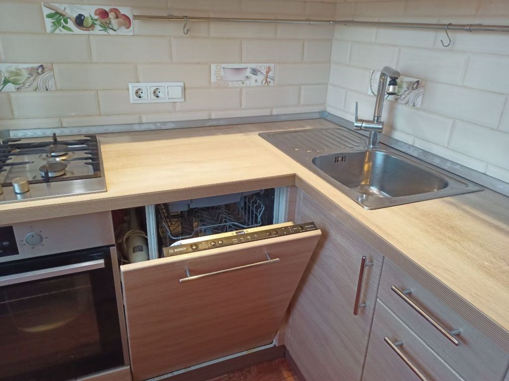 Продажа 4-комнатной квартиры, Караваево, Учебный городок ул,  26