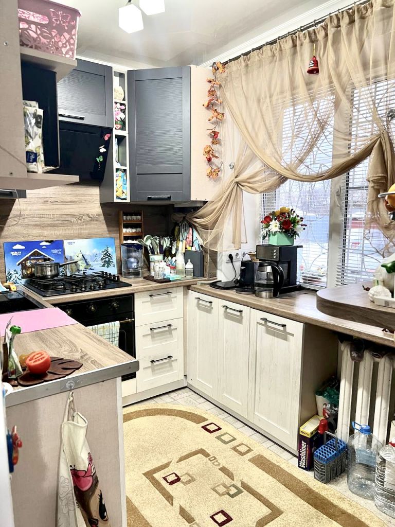 Продажа 3-комнатной квартиры, Пятигорск, Февральская ул,  190