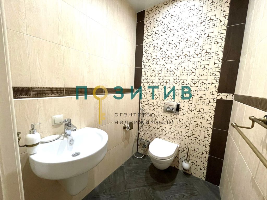 Продажа 2-комнатной квартиры, Ессентуки, Октябрьская пл,  458б