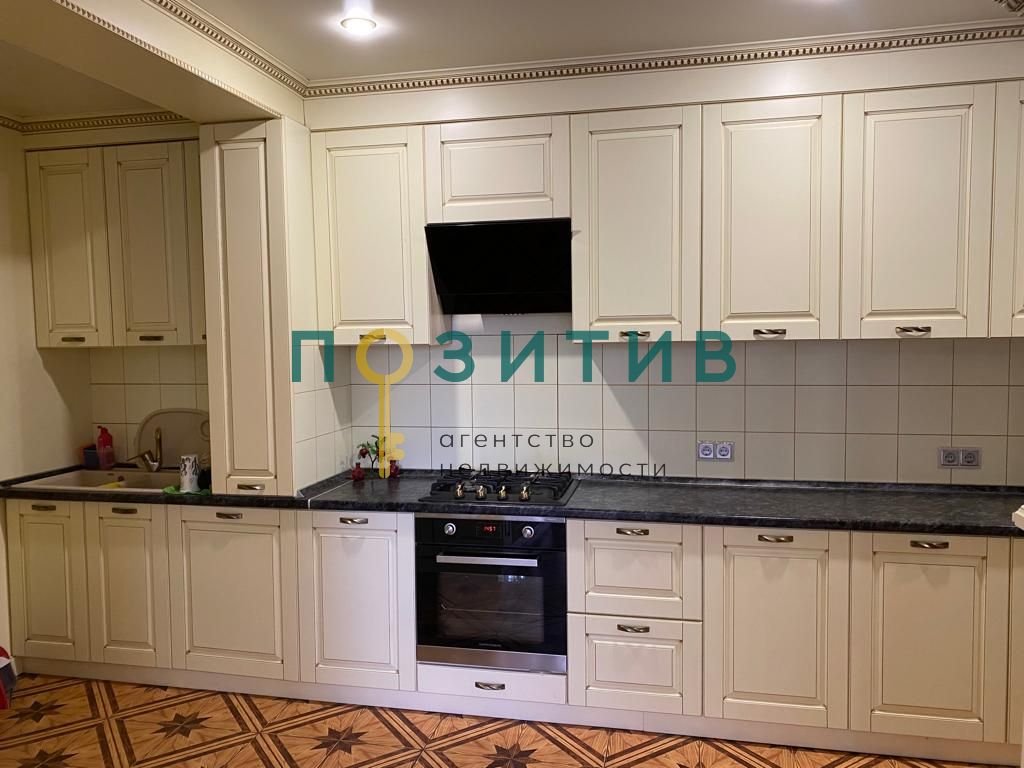 Продажа дома, 350м <sup>2</sup>, 4 сот., Минеральные Воды, Тбилисская ул