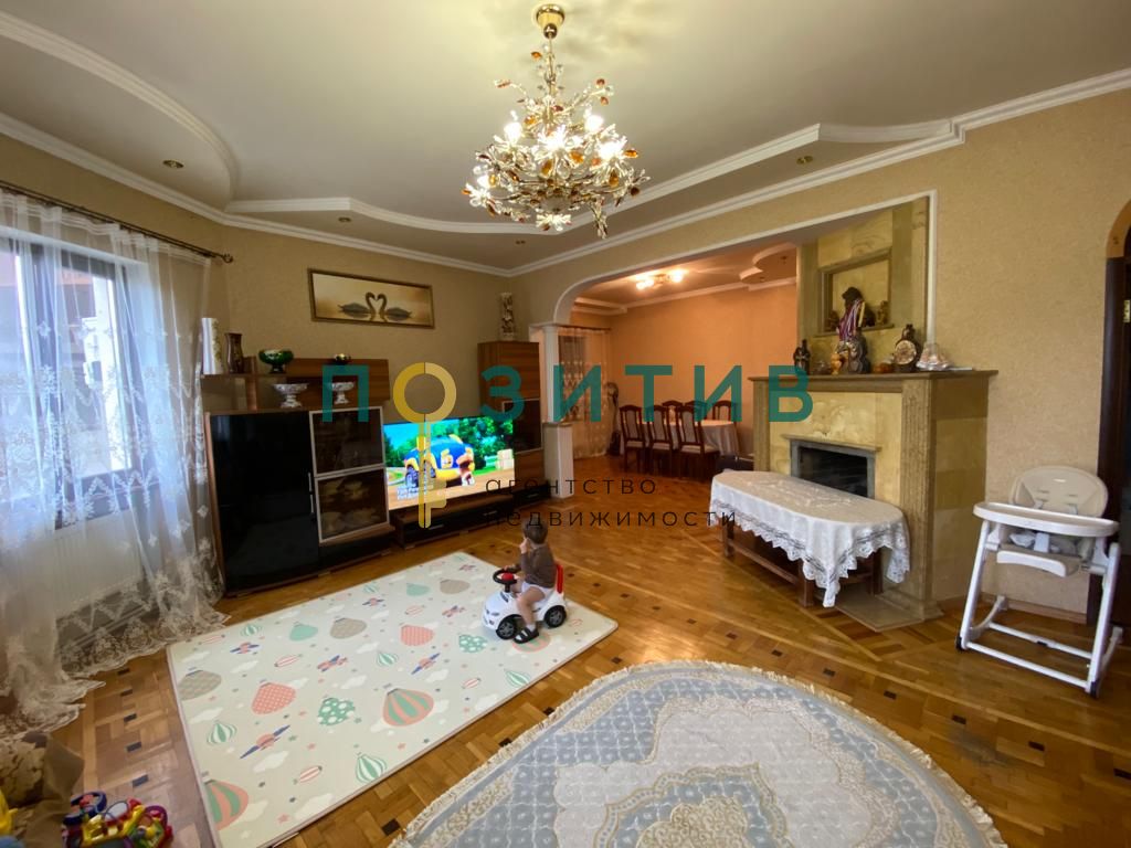 Продажа дома, 350м <sup>2</sup>, 4 сот., Минеральные Воды, Тбилисская ул