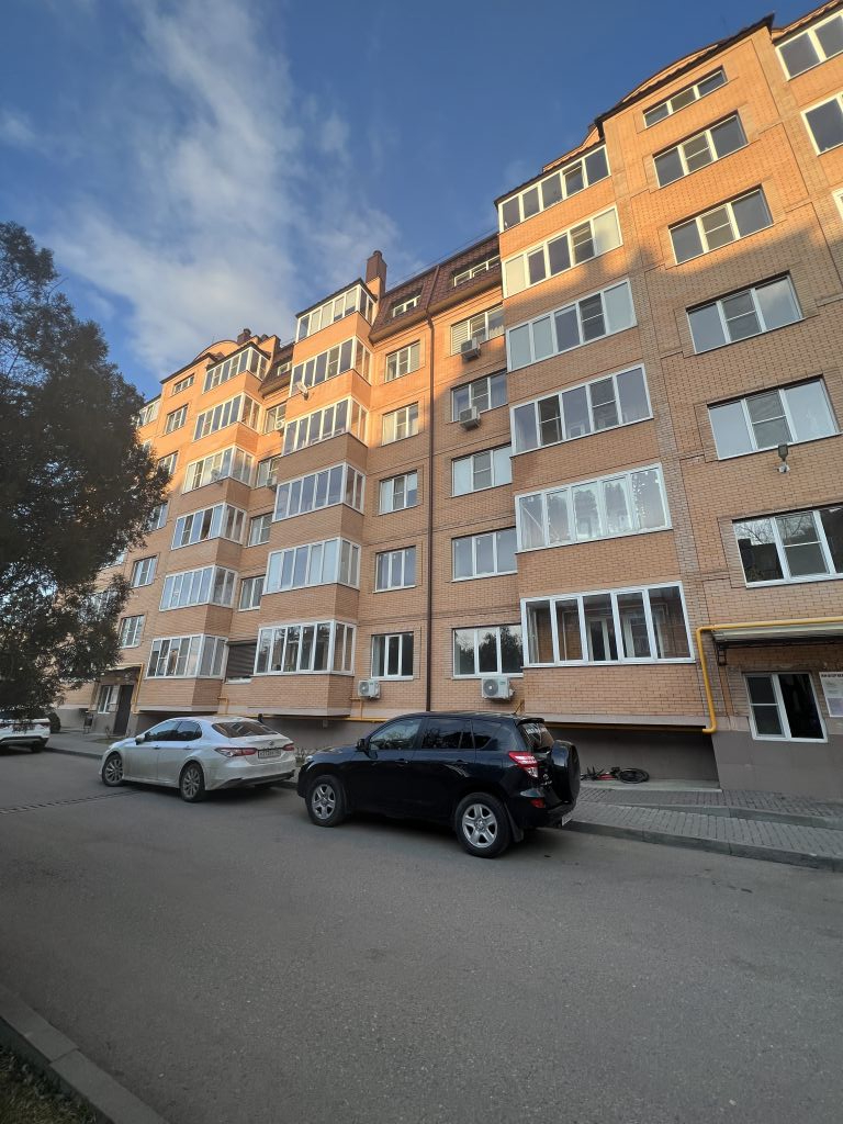 Продажа 2-комнатной квартиры, Ессентуки, Октябрьская ул,  31г