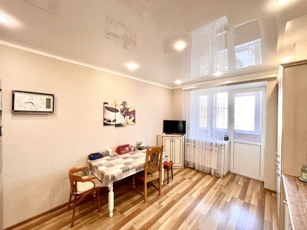 Продажа 2-комнатной квартиры, Ессентуки, Октябрьская пл,  31