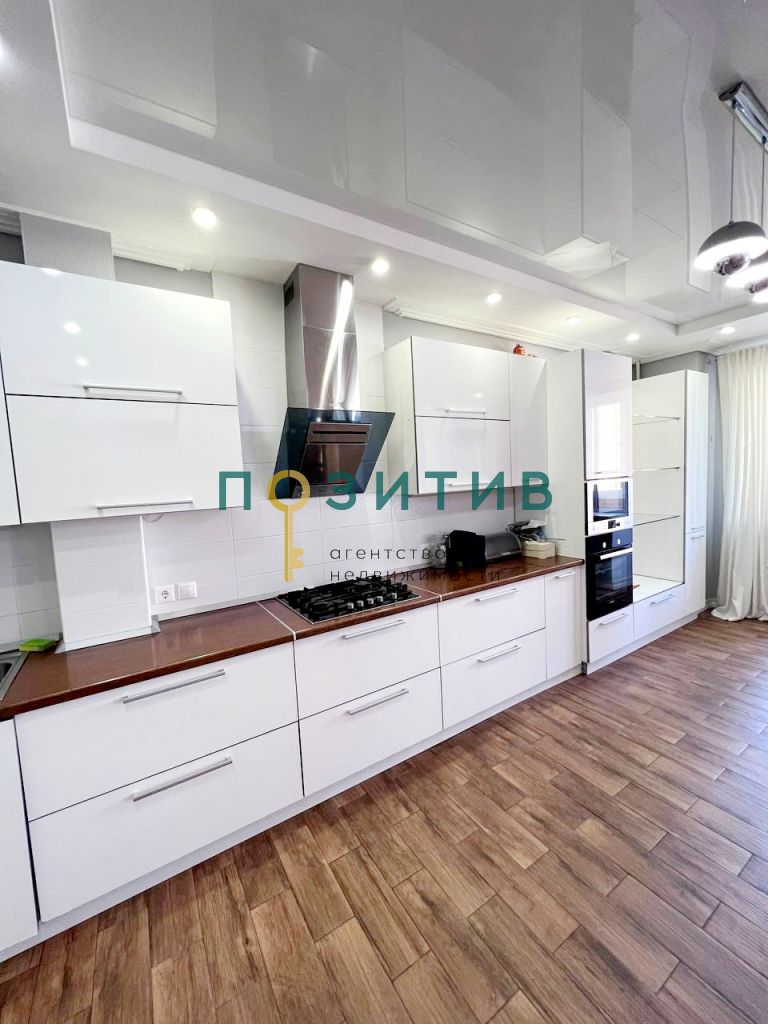 Продажа 3-комнатной квартиры, Ессентуки, Октябрьская пл,  31 а