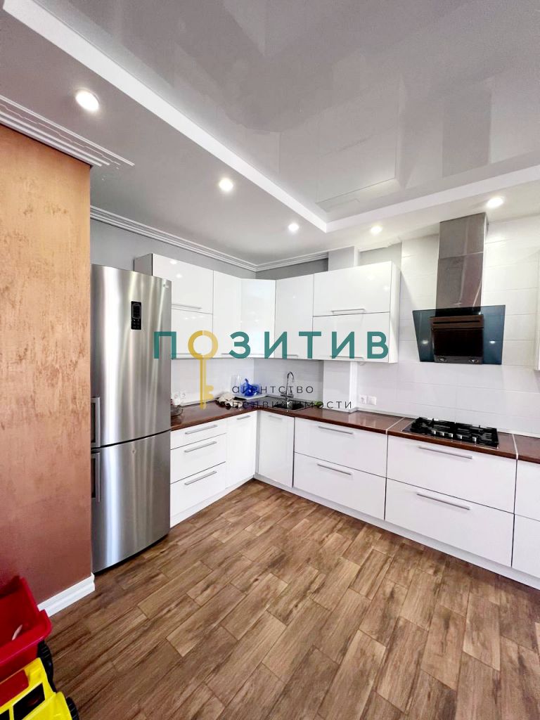 Продажа 3-комнатной квартиры, Ессентуки, Октябрьская пл,  31 а