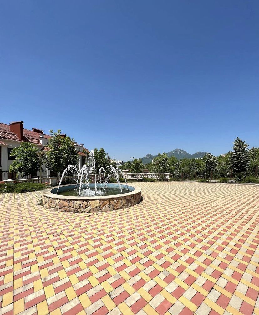 Продажа дома, 430м <sup>2</sup>, 2 сот., Пятигорск, Кучуры ул,  8Л