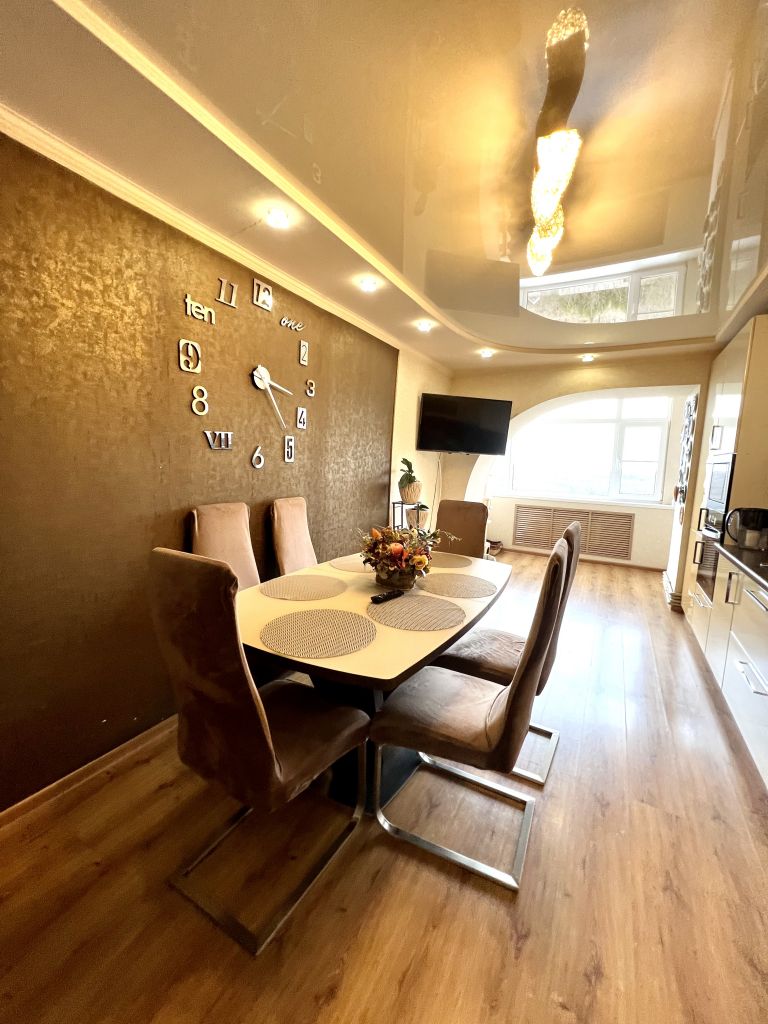 Продажа 5-комнатной квартиры, Ессентуки, Маяковского ул,  15