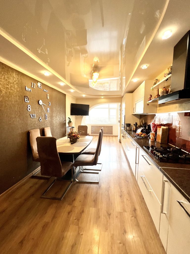 Продажа 5-комнатной квартиры, Ессентуки, Маяковского ул,  15