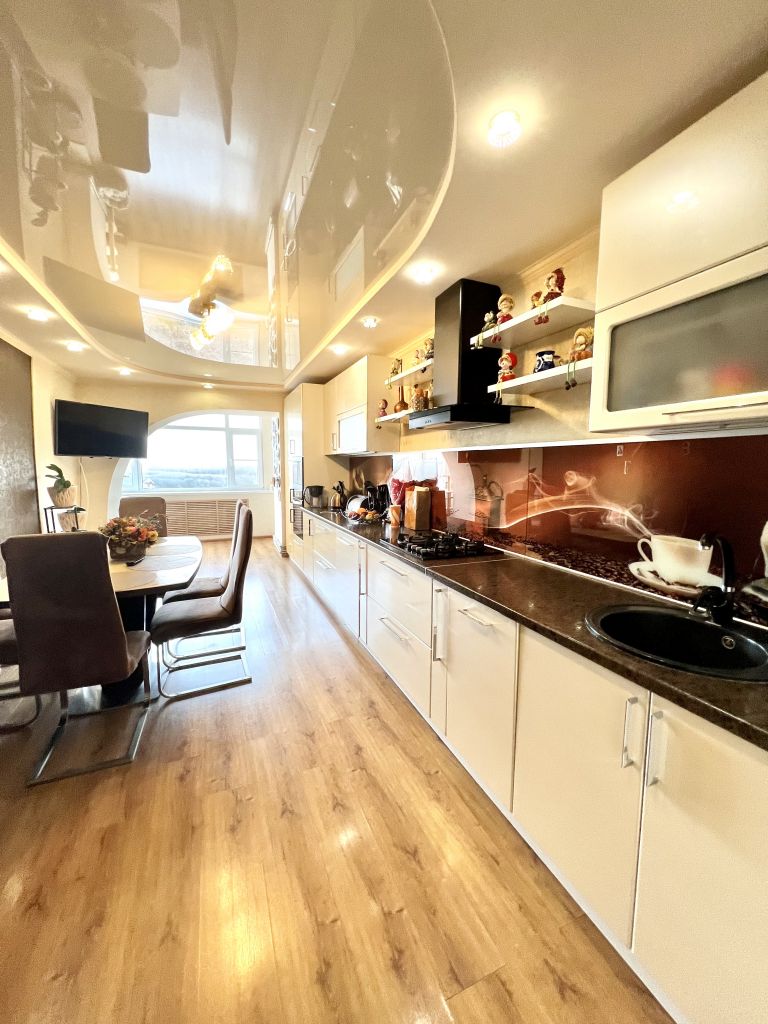 Продажа 5-комнатной квартиры, Ессентуки, Маяковского ул,  15