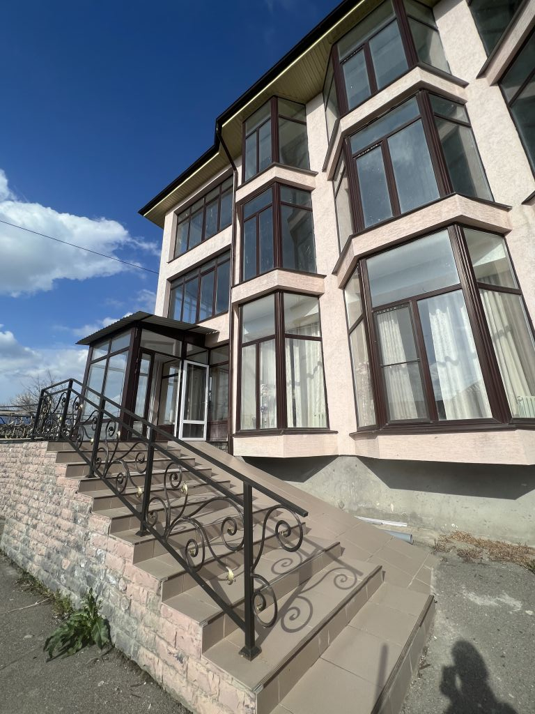 Продажа 2-комнатной квартиры, Ессентуки, Счастливая ул,  22