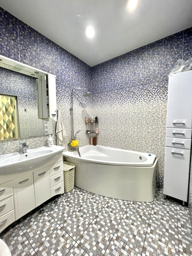 Продажа 2-комнатной квартиры, Ессентуки, Малая Садовая ул,  20А