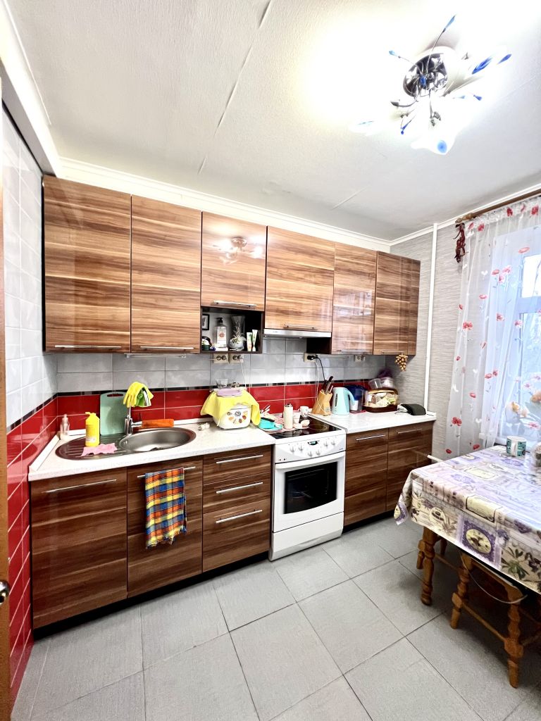 Продажа 2-комнатной квартиры, Ессентуки, 60 лет Октября ул,  9