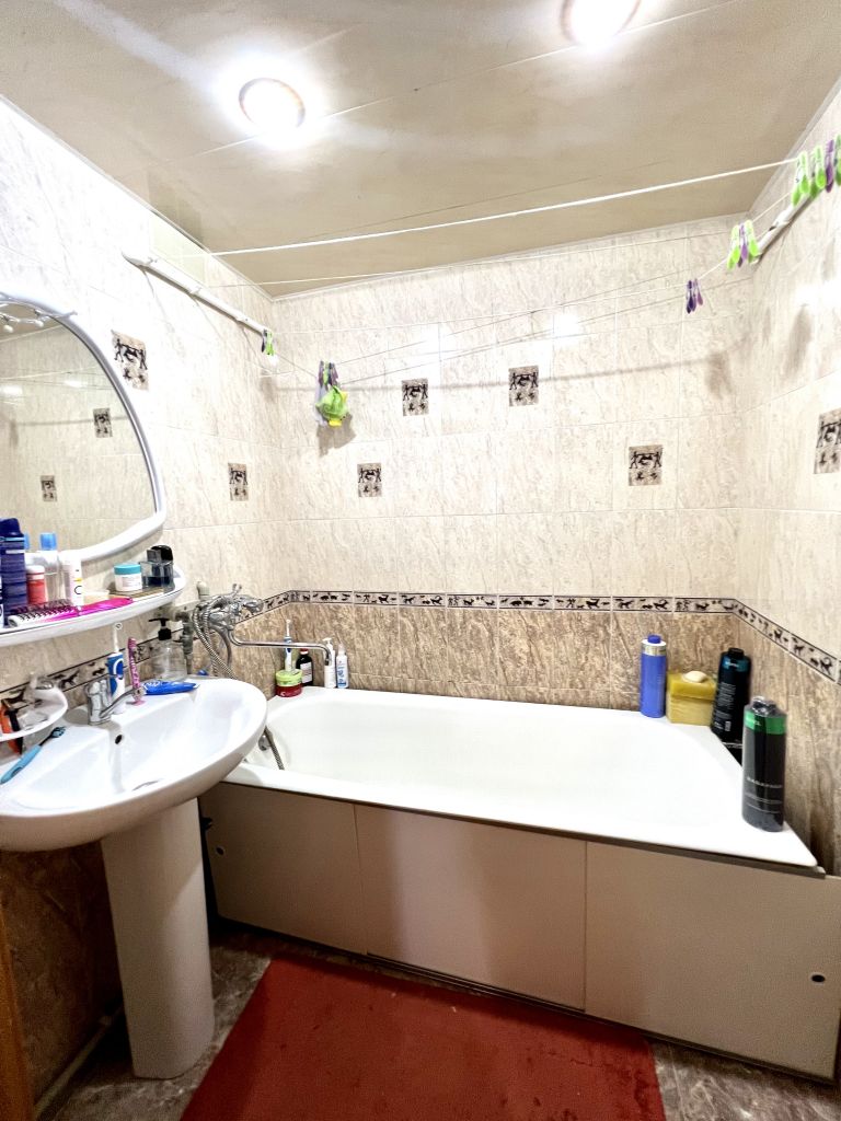 Продажа 2-комнатной квартиры, Ессентуки, 60 лет Октября ул,  9