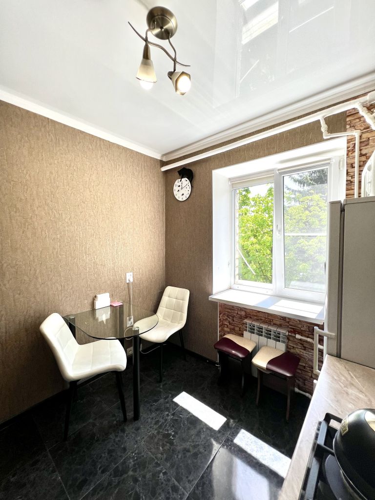 Продажа 2-комнатной квартиры, Ессентуки, Пятигорская ул,  160