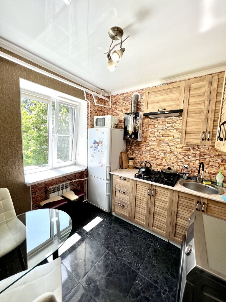 Продажа 2-комнатной квартиры, Ессентуки, Пятигорская ул,  160