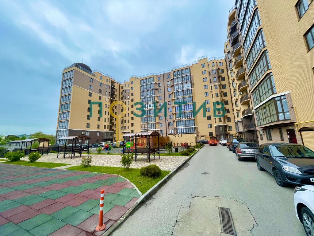 Продажа 2-комнатной квартиры, Пятигорск, Адмиральского ул,  1а