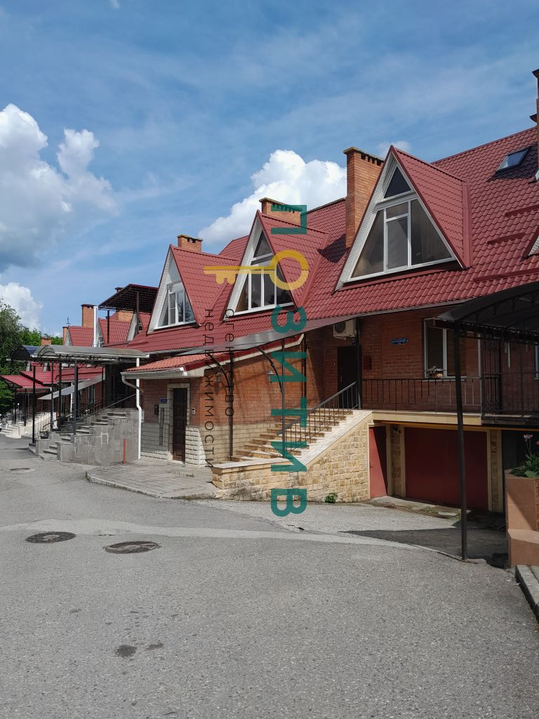 Продажа дома, 210м <sup>2</sup>, 1 сот., Пятигорск, 295 Стрелковой Дивизии ул