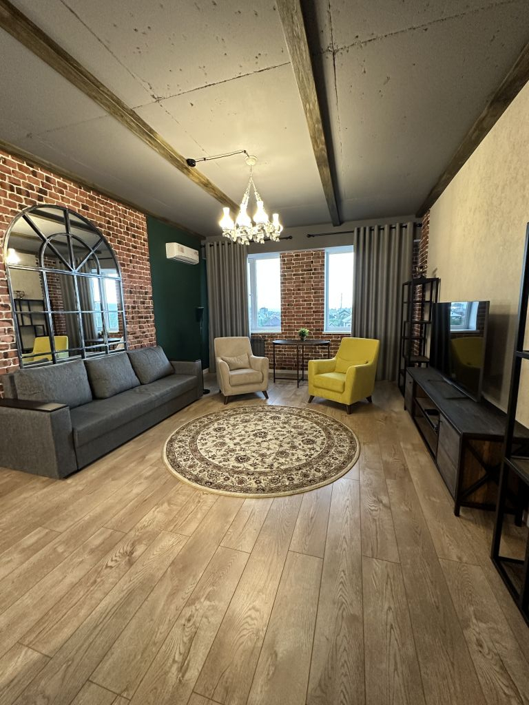 Продажа 2-комнатной квартиры, Пятигорск, Адмиральского ул,  1а