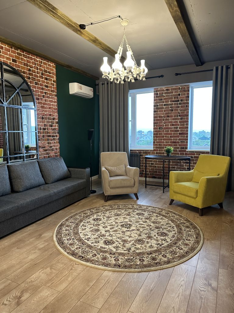 Продажа 2-комнатной квартиры, Пятигорск, Адмиральского ул,  1а