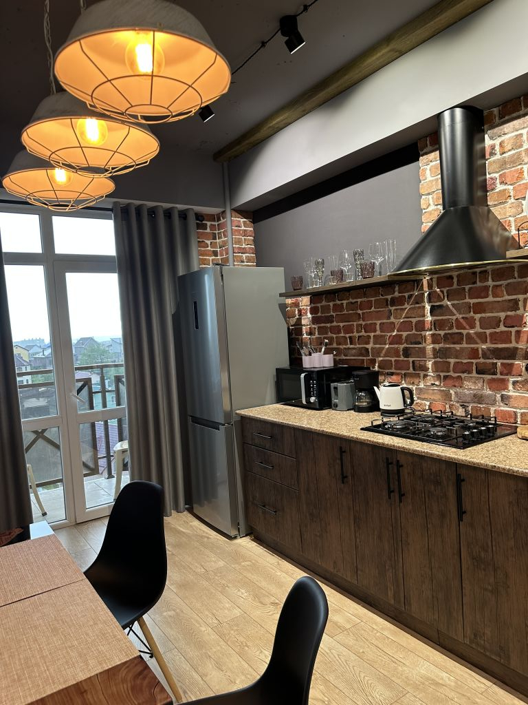 Продажа 2-комнатной квартиры, Пятигорск, Адмиральского ул,  1а