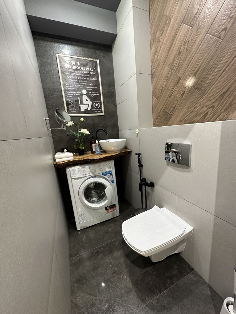 Продажа 2-комнатной квартиры, Пятигорск, Адмиральского ул,  1а