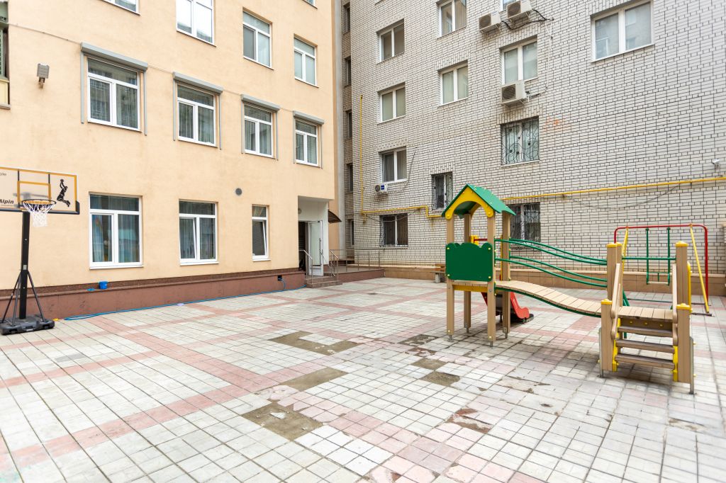 Продажа 5-комнатной квартиры, Саратов, Некрасова ул,  37