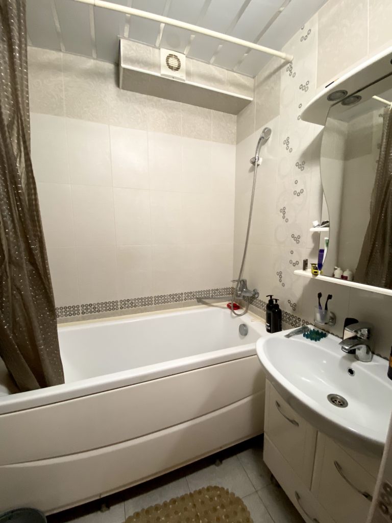 Продажа 3-комнатной квартиры, Пятигорск, Захарова ул,  10