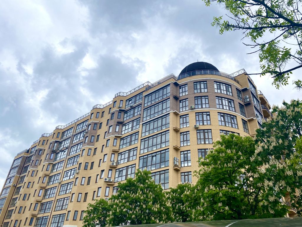 Продажа 2-комнатной квартиры, Пятигорск, Адмиральского ул,  1А