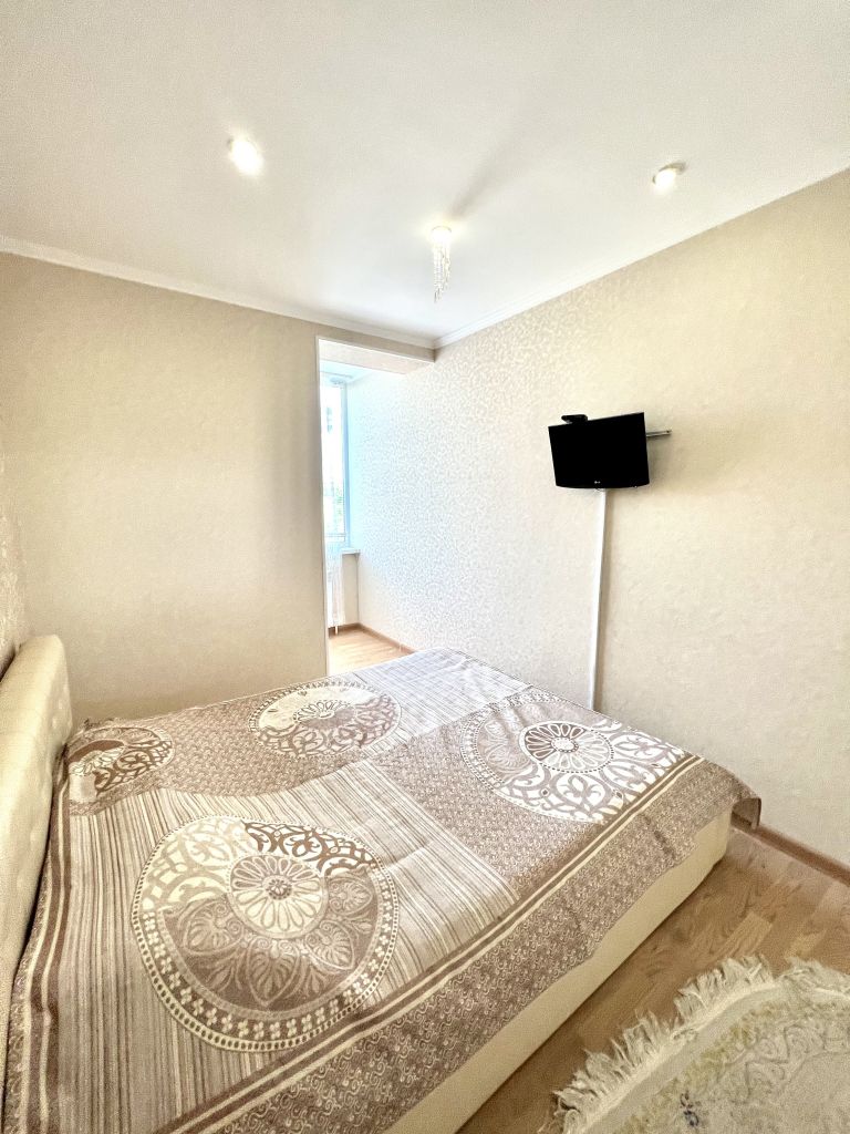 Продажа 3-комнатной квартиры, Ессентуки, Кисловодская ул,  181