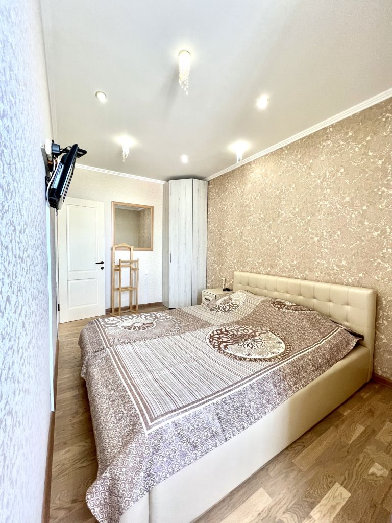 Продажа 3-комнатной квартиры, Ессентуки, Кисловодская ул,  181