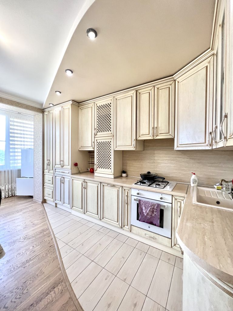 Продажа 3-комнатной квартиры, Ессентуки, Кисловодская ул,  181