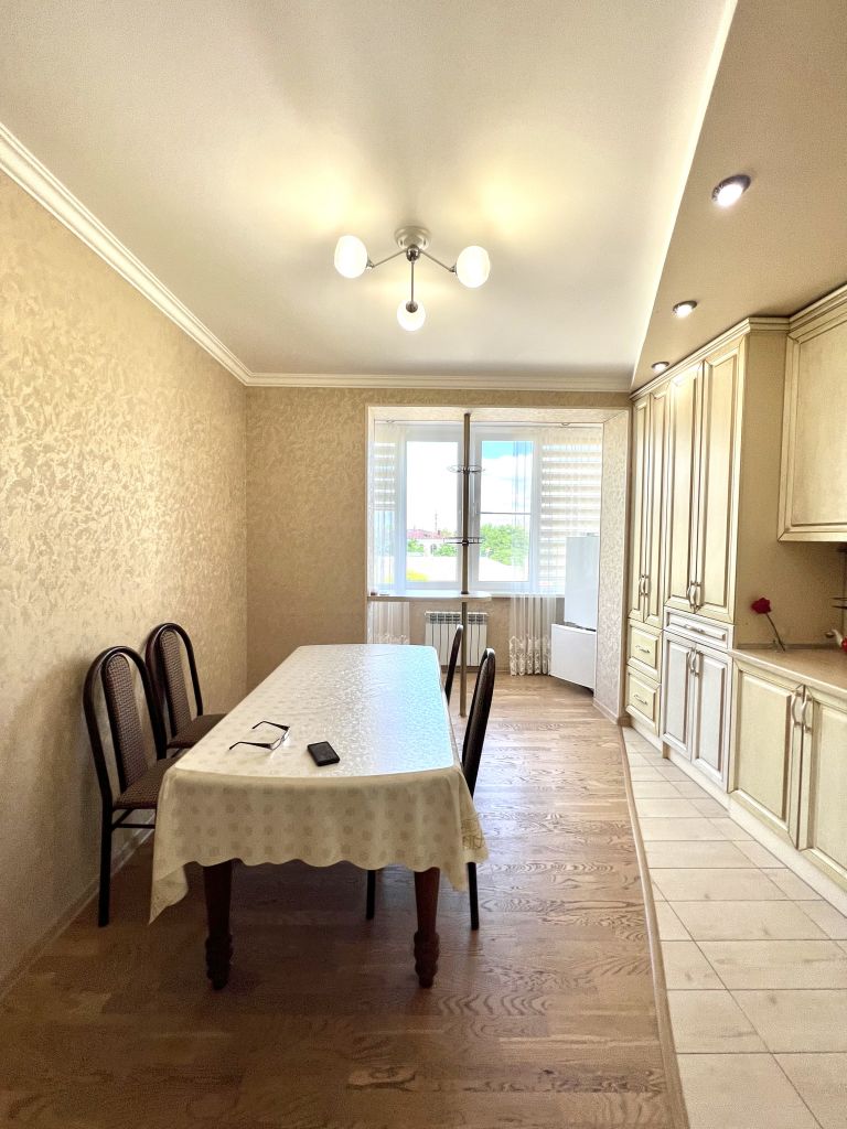 Продажа 3-комнатной квартиры, Ессентуки, Кисловодская ул,  181