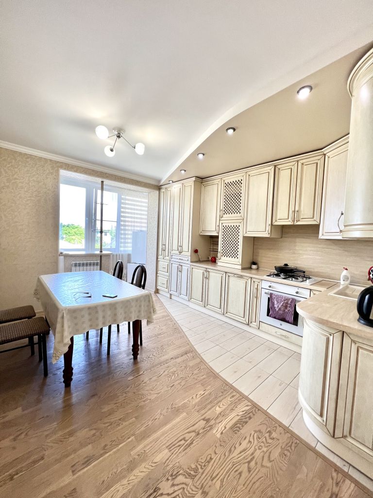 Продажа 3-комнатной квартиры, Ессентуки, Кисловодская ул,  181