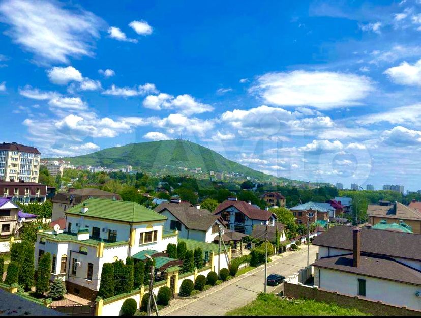 Продажа 2-комнатной квартиры, Пятигорск, Оранжерейная ул,  17к4